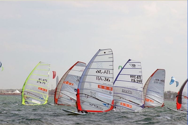 Windsurfen - Eine Gruppe von uns 